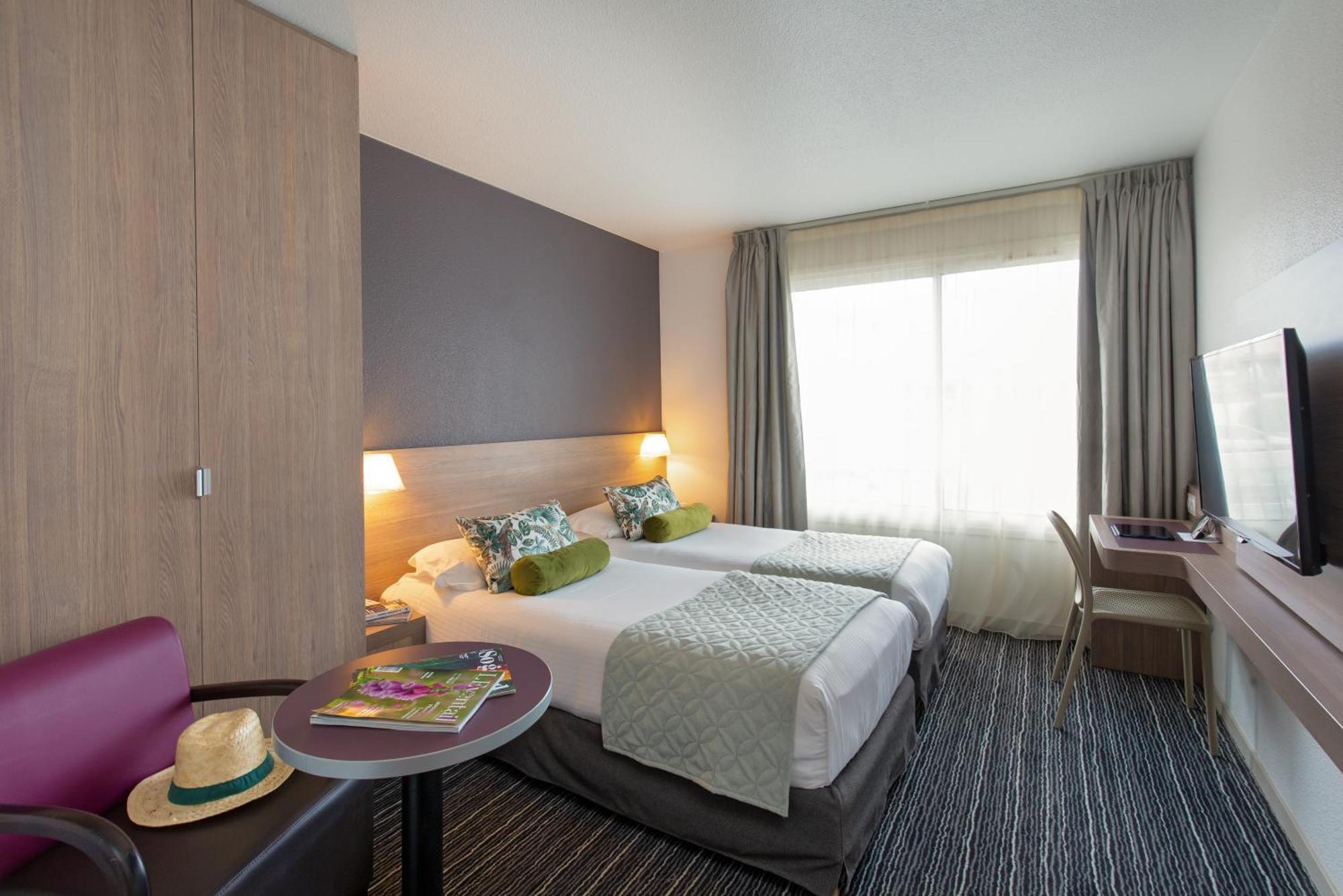 Best Western Plus La Marina Saint-Raphael  Exterior photo